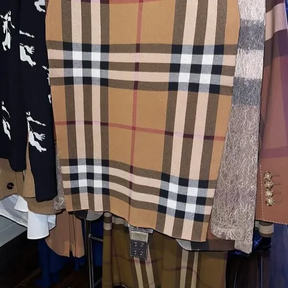 Burberry Kammie Check Pencil Skirt in Birch Brown - Picture 11 of 17